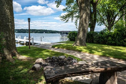 Lakefront, Private Dock, Pet Friendly, Fire Pit