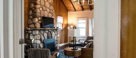 Fernseher, Kamin, Videospiele