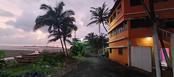 Fort View Retreatz