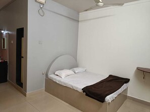 Free WiFi - Fort View Retreatz (Malvan)