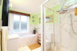 Bathroom - Regents park double room (Southampton)