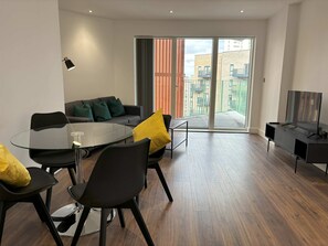 2 habitaciones, escritorio y internet 