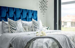 3 sovrum, skrivbord, strykjärn/strykbräda och gratis wi-fi