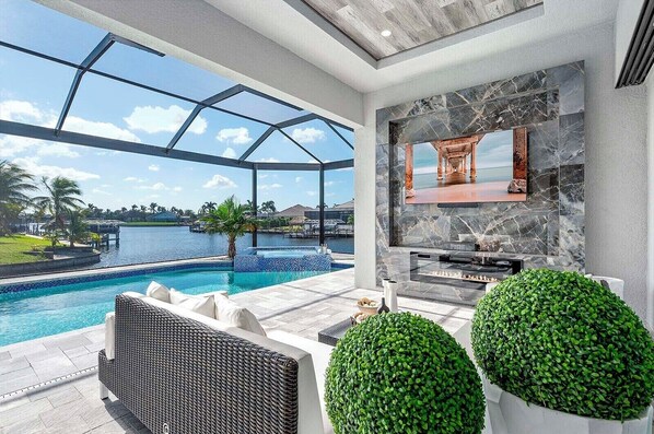 Opvarmet pool