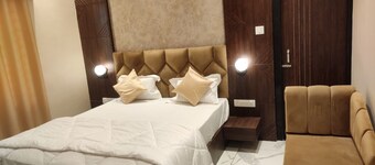 Goroomgo S.K. Plaza Chhabra