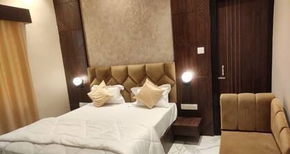 Goroomgo S.K. Plaza Chhabra