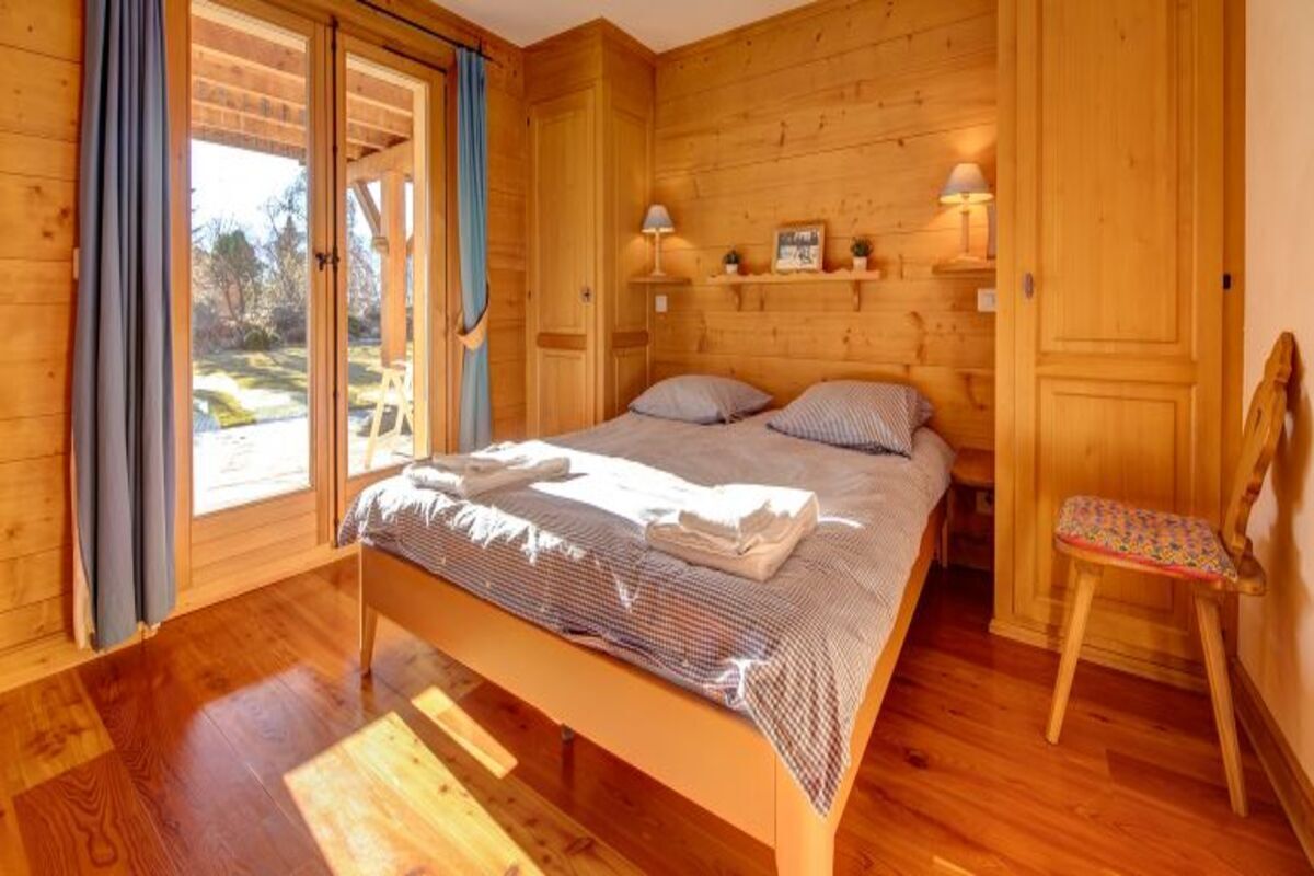 4 bedrooms, desk, iron/ironing board, free WiFi