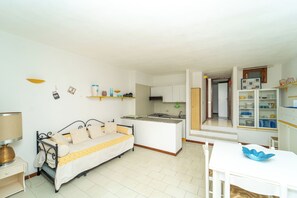 Apartment | Living area - VivimiHome - Appartamento in centro (Olbia)