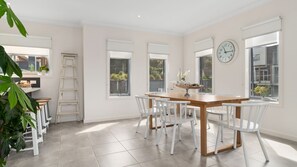 Dining - Martha Cove Retreat with Pool Access (Safety Beach)