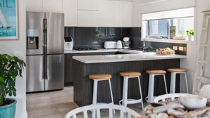 Coffee/tea maker, microwave, stovetop, dishwasher - Martha Cove Retreat with Pool Access (Safety Beach)