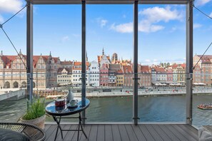 Apartemen Eksklusif | Balkon