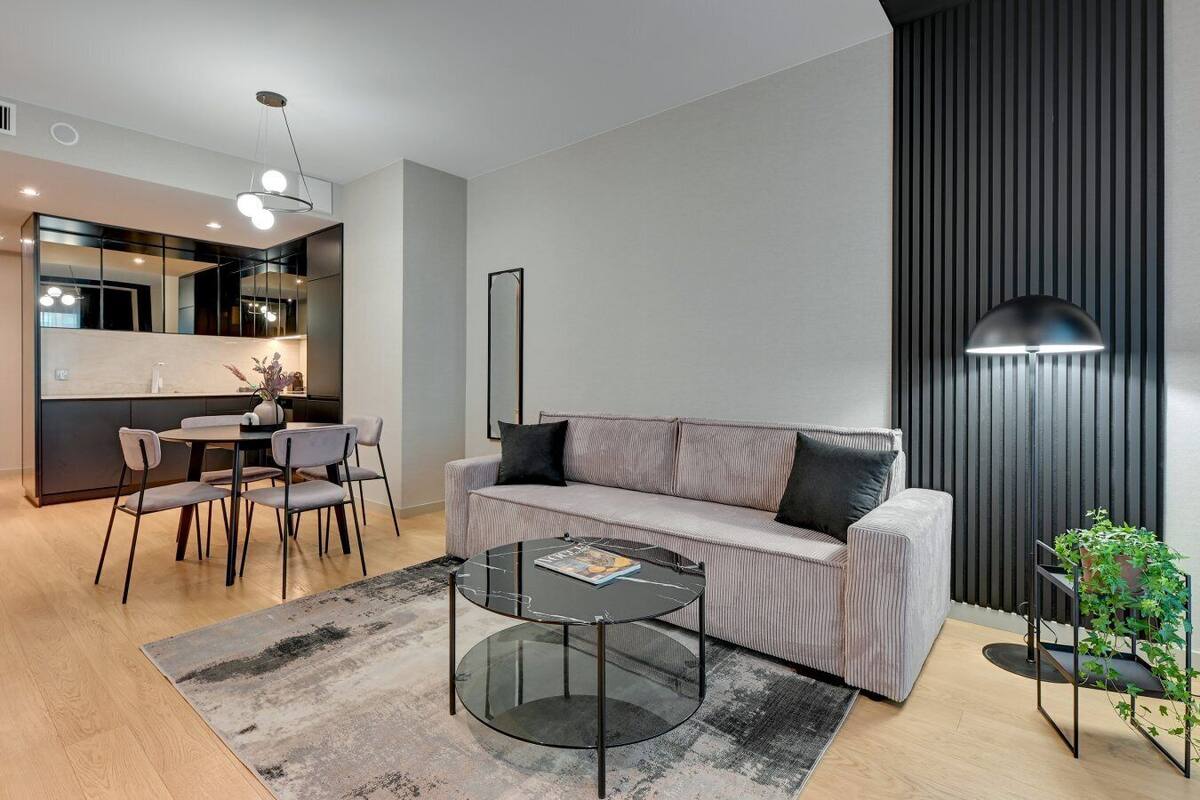 Family Apartment | Hypo-allergenic bedding, laptop workspace, soundproofing