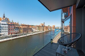 Superior Apartment | Balcony - Deo Plaza by Downtown Apartments (Gdansk)