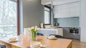 Apartment | Private kitchenette | Electric kettle