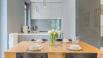 Apartment | Private kitchenette | Electric kettle