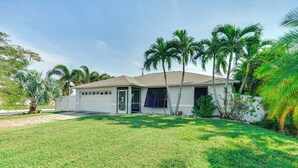 Unclassified image, 5 of 27, button - Pet-friendly Home w/ Fenced Yard in Cape Coral (Cape Coral)
