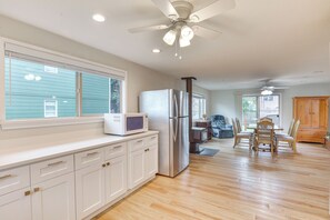 House (3 Bedrooms) | Interior - 1 Mi to Dtwn: Enumclaw Family Retreat! (Enumclaw)