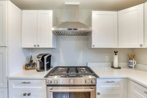 House (3 Bedrooms) | Interior - 1 Mi to Dtwn: Enumclaw Family Retreat! (Enumclaw)