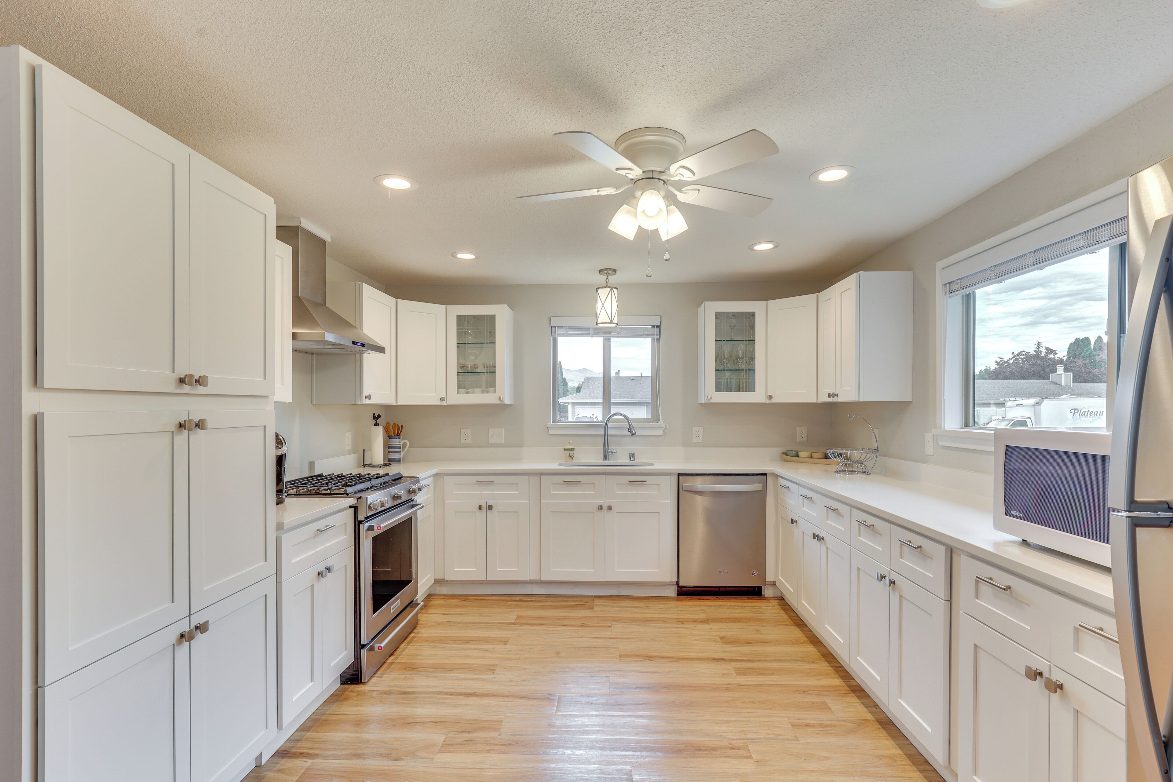 المنشأة من الداخل