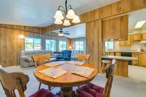House (2 Bedrooms) | Interior