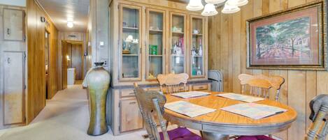 House (2 Bedrooms) | Interior