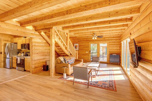 5 Mi to Dwtn: Pagosa Springs Cabin w/ Mtn Views!