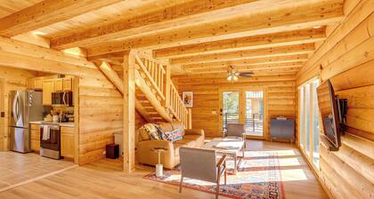 5 Mi to Dwtn: Pagosa Springs Cabin w/ Mtn Views!