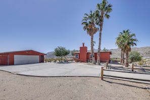 House (2 Bedrooms) | Interior - Twentynine Palms 'harmonic House' w/ Mtn Views! (Twentynine Palms)