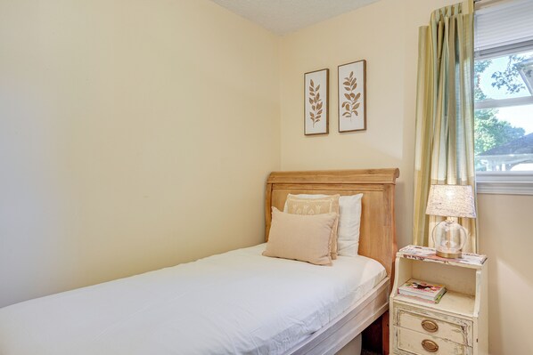 House (3 Bedrooms) | Interior - Home w/ Large Yard: 6 Mi to Dtwn Winston-salem! (Winston-Salem)