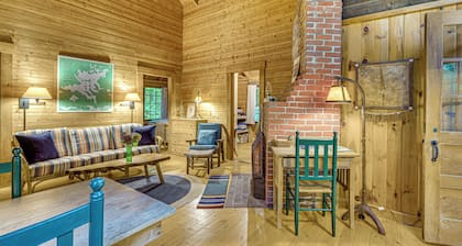 Rustic Cabin w/ Squam Lake Access & Fireplace!