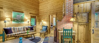 Rustic Cabin w/ Squam Lake Access & Fireplace!