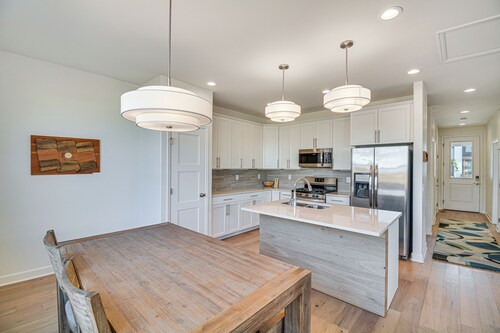 1 Mi to Dtwn Salida: Townhome w/ Fenced Yard!