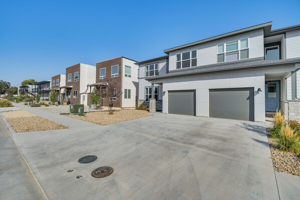Apartment (3 Bedrooms) | Interior - 1 Mi to Dtwn Salida: Townhome w/ Fenced Yard! (Salida)