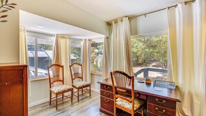 Interior - Cedar Creek Reservoir Retreat w/ Fire Pit + Deck! (Mabank)