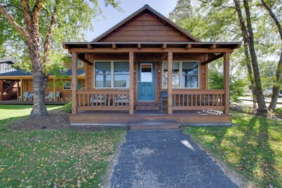 Shawano Lake Cabin w/ Boat Dock!