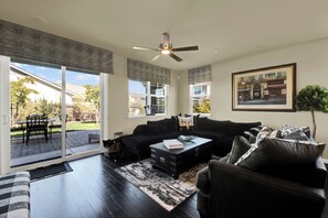House (3 Bedrooms) | Interior