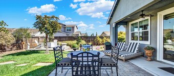 1 Mi to Dtwn Winters: Home w/ Fire Pit & Patio!