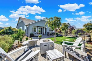 House (3 Bedrooms) | Interior - 1 Mi to Dtwn Winters: Home w/ Fire Pit & Patio! (Winters)