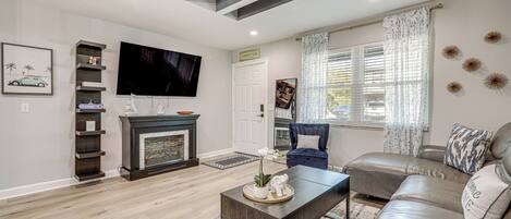 Apartment (3 Bedrooms) | Front of property