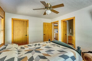 House (3 Bedrooms) | Interior