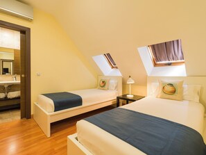 Iron/ironing board, WiFi, bed sheets - CITY FAMILY. TOMAS MILLER (Las Palmas de Gran Canaria)