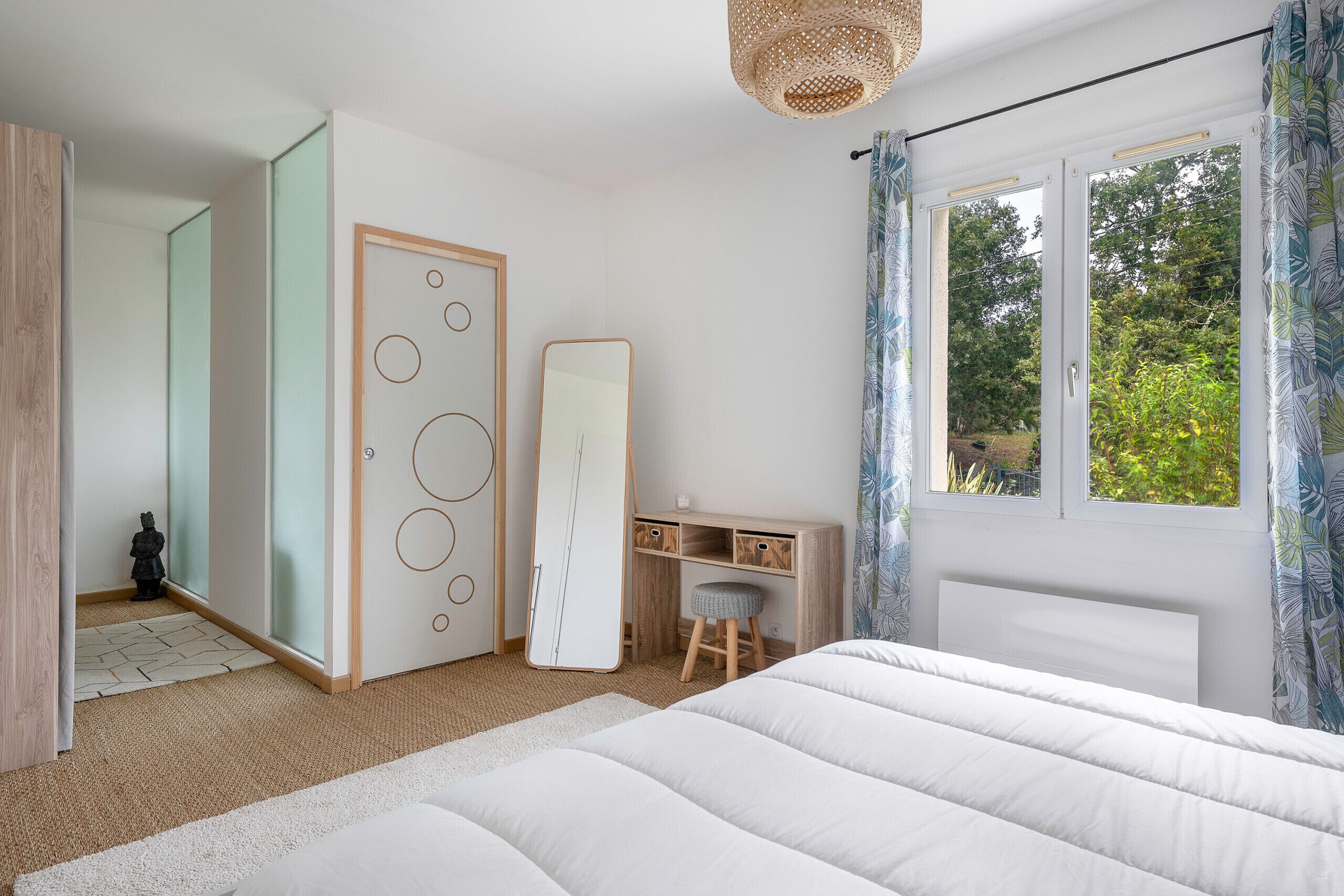 3 chambres, fer et planche à repasser, Wi-Fi gratuit