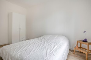 3 chambres, fer et planche à repasser, Wi-Fi gratuit