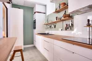Refrigerador, microondas, horno y lavavajillas 
