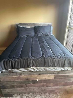 5 chambres, fer et planche à repasser, Wi-Fi, draps fournis