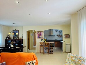 TV - SAONA VILLAS (VN LAURE): villa 8 people, private pool, wifi, beach 3.5 km (Les Tres Cales)