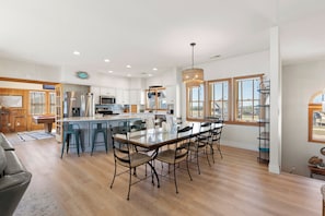 Dining - Ocean Crest: Oceanfront | Elevator | Pet-Friendly (Rodanthe)