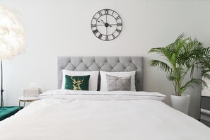 3 chambres, fer et planche à repasser, Wi-Fi, draps fournis