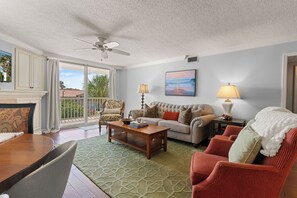 Smart TV, offices - King and Prince Villa (St. Simons Island)