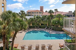 Pool - King and Prince Villa (St. Simons Island)